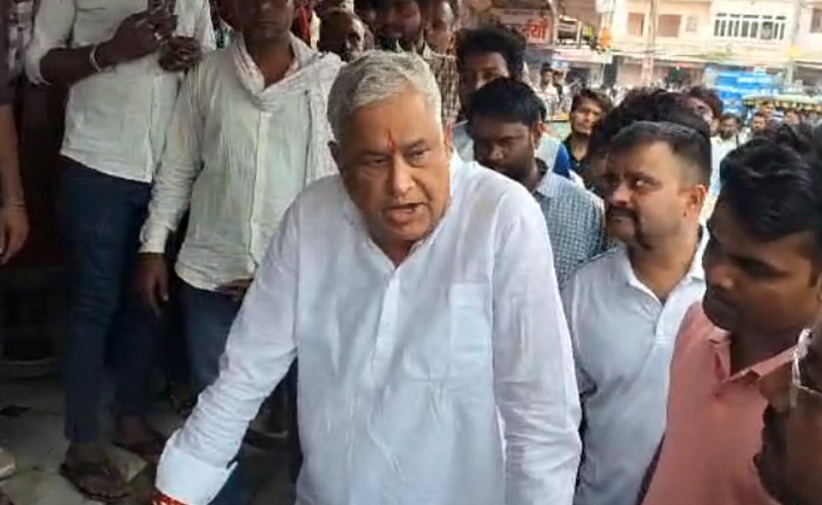 Rajasthan: सवाई माधोपुर नगर परिषद के कर्मचारियों के साथ अतिक्रमण हटाने निकल पड़े कृषि मंत्री किरोड़ी लाल मीणा