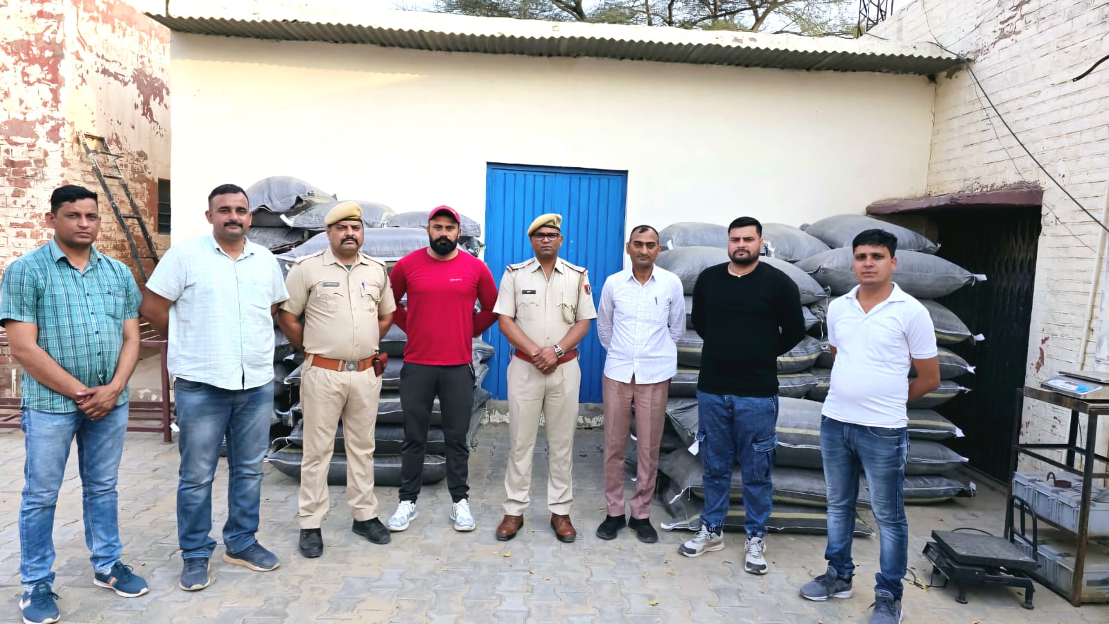 हनुमानगढ़ में पकड़ा गया 1400 किलो डोडा पोस्त, आरोपी पुलिस गिरफ्त से बाहर