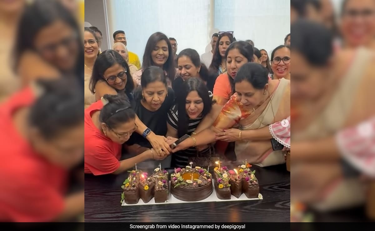 Zomato CEO Invites Moms Of Employees To Celebrate Mother's Day In