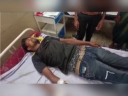 Barwani: पुलिस पर आदिवासी युवक से मारपीट के आरोप, गंभीर हालत में जिला अस्पताल में कराया गया भर्ती