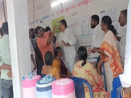 आमदाराने मतदाराच्या लगावली कानशिलात, मिळालं जशास तसं उत्तर; Video Viral आमदाराने मतदाराच्या लगावली कानशिलात, मिळालं जशास तसं उत्तर; Video Viral
