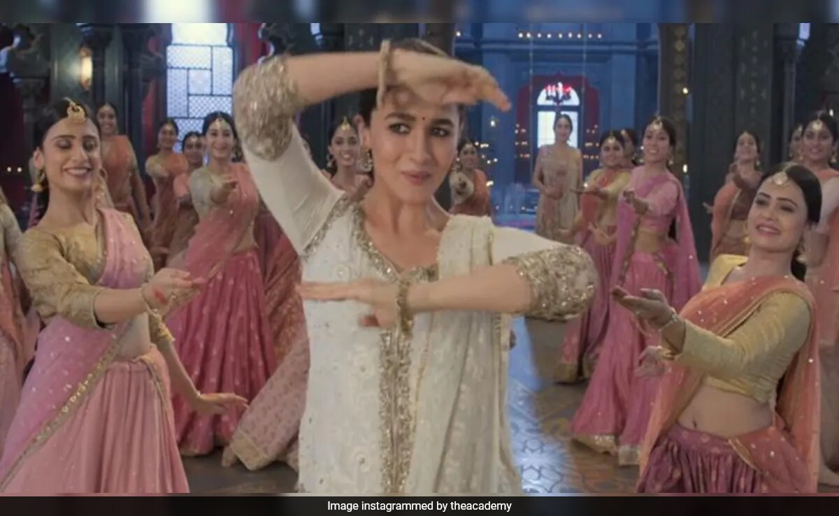 Viral: Alia Bhatt's Dancing Video From <i>Kalank</i> Gets Thumbs Up From The Academy
