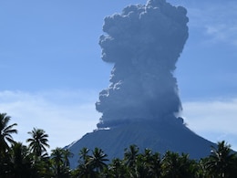 Philippine Volcano Erupts, Spewing Plumes 5,000 Metres High Philippine Volcano Erupts, Spewing Plumes 5,000 Metres High