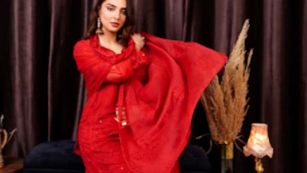 Best Deals On Plus-Size Ethnic Wear From Amazon