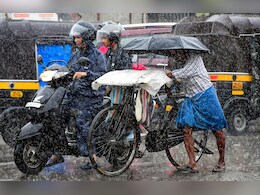 Rain Alert  : मुंबईत पुढील 3-4 तास जोरदार पावसाची शक्यता, रत्नागिरी-सिंधुदुर्गात रेड अलर्ट