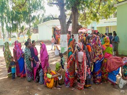 देवीलाल का बेटा, 2 पोतों की बीवियां : परिवार की जंग से हिसार में कांग्रेस को आस देवीलाल का बेटा, 2 पोतों की बीवियां : परिवार की जंग से हिसार में कांग्रेस को आस