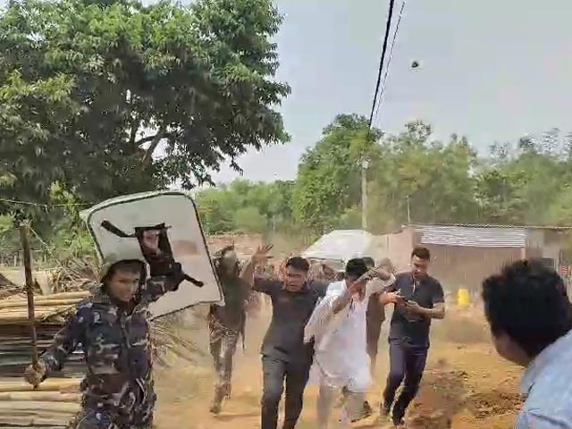 Bengal BJP Candidate Forced To Run As Protesters Throw Stones