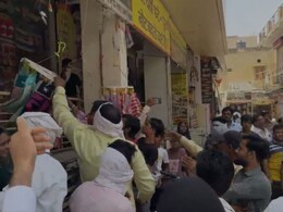 अजमेर में अतिक्रमण हटाने आए नगर परिषद कर्मचारियों की दबंगई, दुकान के बाहर सामानों की लूट-पाट, चले लात और घुसे