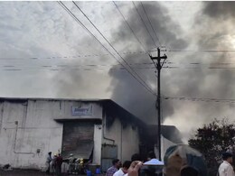 Chhattisgarh News: रायपुर में गद्दा बनाने वाली फैक्ट्री में लगी भीषण आग, जिंदा जल गईं दो महिला मजदूर