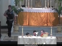 Video: Teen Armed With Rifle Attempts To Storm Church In US, Arrested Video: Teen Armed With Rifle Attempts To Storm Church In US, Arrested