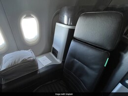 Woman Takes Plane Seat Upgrade And Leaves Ex With His Son After Breakup, Internet Defends Her Woman Takes Plane Seat Upgrade And Leaves Ex With His Son After Breakup, Internet Defends Her