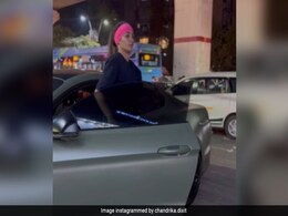 दीदी आप तो गरीब थीं... लोगों ने दिए ऐसे रिएक्शन, जब 1 करोड़ की कार में iPhone खरीदने पहुंची वड़ा पाव गर्ल, Video वायरल दीदी आप तो गरीब थीं... लोगों ने दिए ऐसे रिएक्शन, जब 1 करोड़ की कार में iPhone खरीदने पहुंची वड़ा पाव गर्ल, Video वायरल