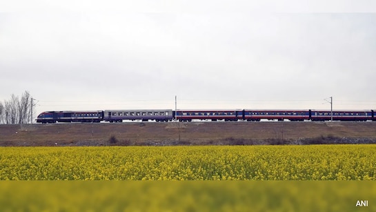 UP Man, Heading to Mumbai, Takes Wrong Train. Tragically Dies After Jumping Off UP Man, Heading to Mumbai, Takes Wrong Train. Tragically Dies After Jumping Off