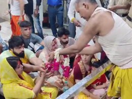 Ujjain: बाबा महाकाल का आशीर्वाद लेने पहुंची पहलवान साक्षी मलिक, बोलीं- अब खुद का अखाड़ा चलाएंगे