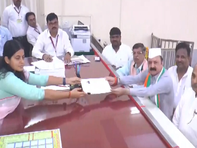 Congress Leader Kishori Lal Sharma Files His Nomination From Amethi