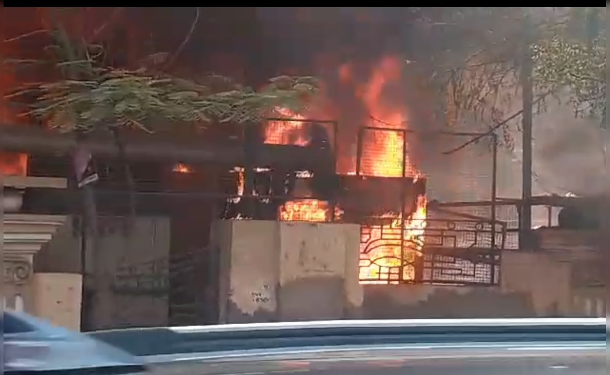 'बम' क्यों बन गए इंदिरापुरम की सोसाइटी में लगे जनरेटर?