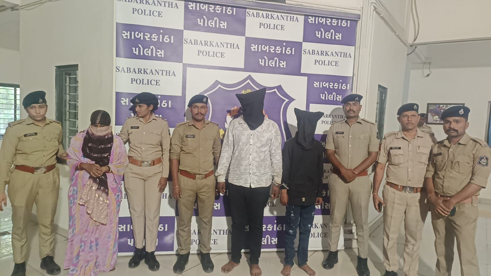 Ex Cop, Wife Brutally Murdered In Gujarat. Killers Hired By Daughter-In-Law Ex Cop, Wife Brutally Murdered In Gujarat. Killers Hired By Daughter-In-Law