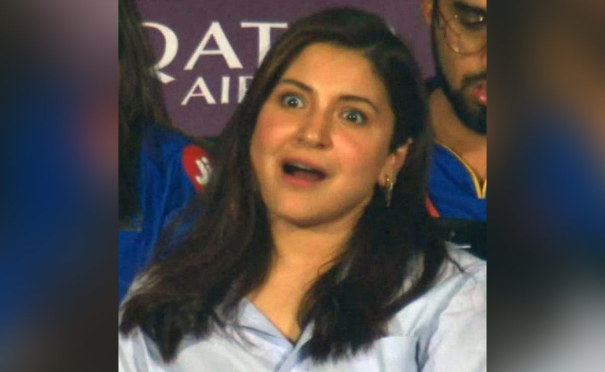 RCB vs GT मैच के दौरान जब रन आउट होते होते बचे विराट कोहली, कुछ ऐसा था अनुष्का शर्मा का रिएक्शन