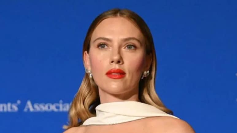 Scarlett Johansson Defends Supporting Woody Allen: "It's Important To Stand Up For What You Believe In"