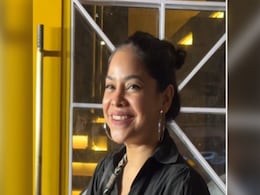 नेटफ्लिक्स के द ग्रेट इंडियन कपिल शो की चर्चा के बीच स्पॉट हुईं सुमोना चक्रवर्ती, वीडियो आया सामने तो फैंस बोले- शो में... नेटफ्लिक्स के द ग्रेट इंडियन कपिल शो की चर्चा के बीच स्पॉट हुईं सुमोना चक्रवर्ती, वीडियो आया सामने तो फैंस बोले- शो में...