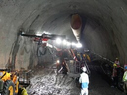 27515 kg विस्फोटक, 100 लोग : कुछ ऐसे रिकॉर्ड समय में बनी बुलेट ट्रेन की 394 मीटर लंबी सुरंग 27515 kg विस्फोटक, 100 लोग : कुछ ऐसे रिकॉर्ड समय में बनी बुलेट ट्रेन की 394 मीटर लंबी सुरंग