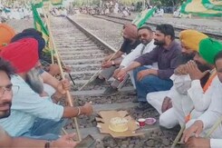 Farmers To Vacate Railway Tracks, Protest To Move Near BJP Leaders' Homes Farmers To Vacate Railway Tracks, Protest To Move Near BJP Leaders' Homes