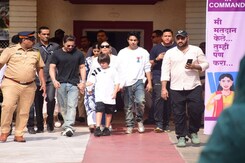 Shah Rukh Khan, Gauri, Suhana, Aryan And AbRam Arrive At Polling Station Together Shah Rukh Khan, Gauri, Suhana, Aryan And AbRam Arrive At Polling Station Together