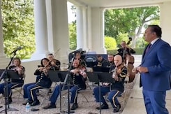 Watch: 'Saare Jahan Se Achha' Plays At White House, <i>Pani Puri</i> Served To Guests Watch: 'Saare Jahan Se Achha' Plays At White House, <i>Pani Puri</i> Served To Guests