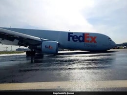 Video: Boeing Cargo Plane Crashes On Istanbul Runway After Its Landing Gear Fails Video: Boeing Cargo Plane Crashes On Istanbul Runway After Its Landing Gear Fails