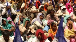 देशात हिंदूच्या लोकसंख्येत घट, मुसलमानांची लोकसंख्या 43 टक्के वाढली