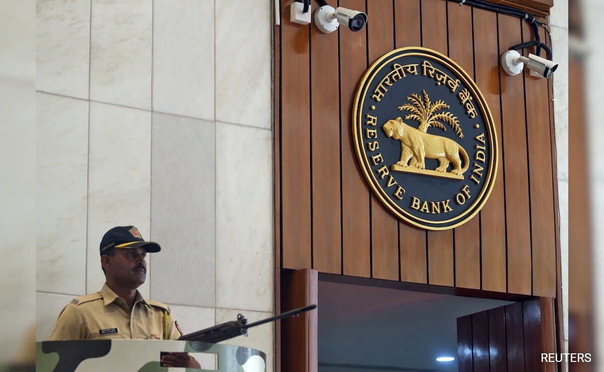 RBI Asks Non-Banks To Stick To Rs 20,000 Loan Cash Payout Limit: Report