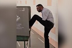 Lok Sabha Elections 2024 | Man Who Lost Hands Uses Foot To Vote In Lok Sabha Polls Lok Sabha Elections 2024 | Man Who Lost Hands Uses Foot To Vote In Lok Sabha Polls