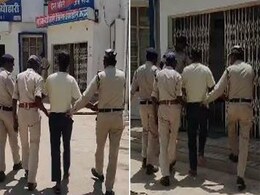 ASI की हत्या मामले में एक्शन में पुलिस, ट्रैक्टर मालिक गिरफ्तार, थाना प्रभारी भी हुए लाइन अटैच ASI की हत्या मामले में एक्शन में पुलिस, ट्रैक्टर मालिक गिरफ्तार, थाना प्रभारी भी हुए लाइन अटैच