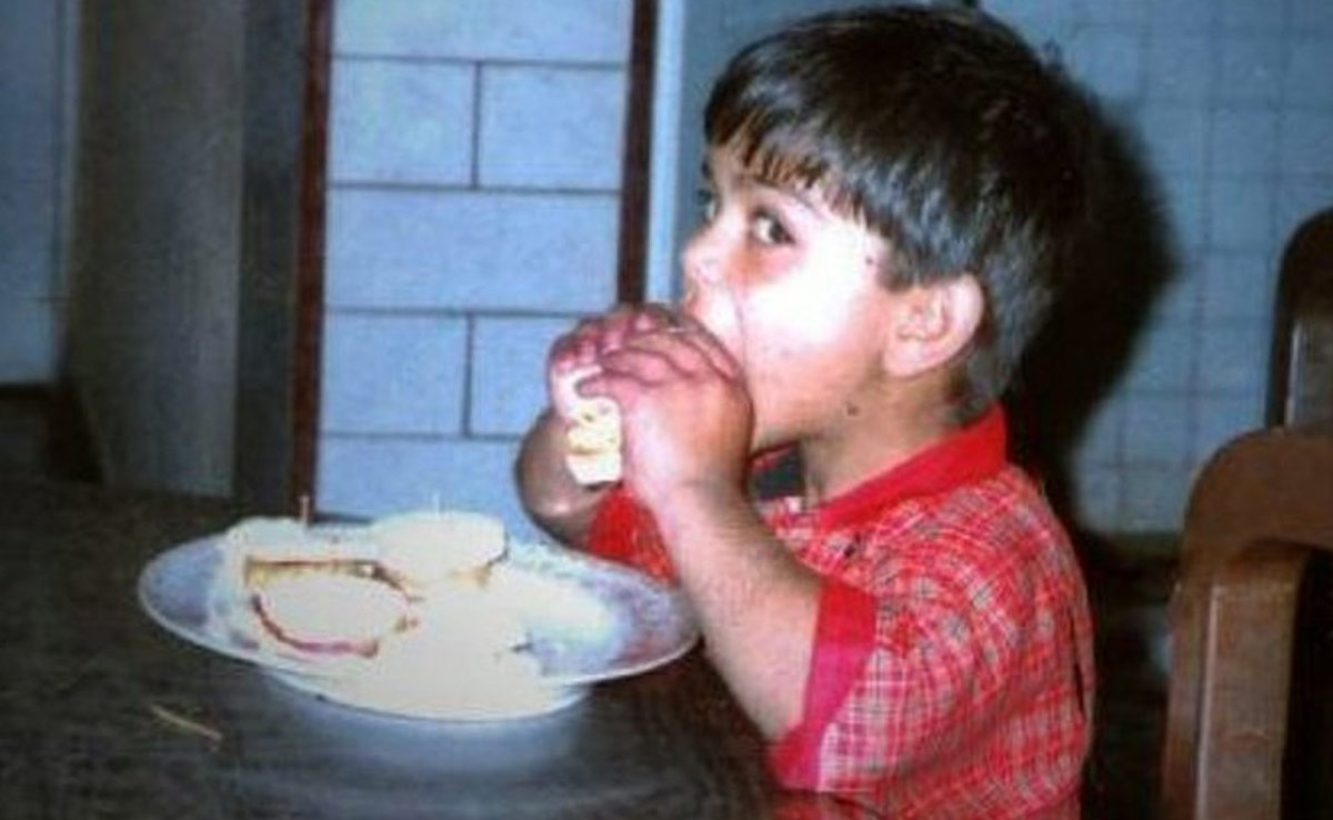 Viral: Swiggy Reshared Pic Of Virat Kohli Eating Burgers As A Kid, Here's Why