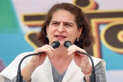 Priyanka Gandhi Takes A Swipe At PM Modi, Calls Him  'Inaccessible' To Poor Priyanka Gandhi Takes A Swipe At PM Modi, Calls Him  'Inaccessible' To Poor