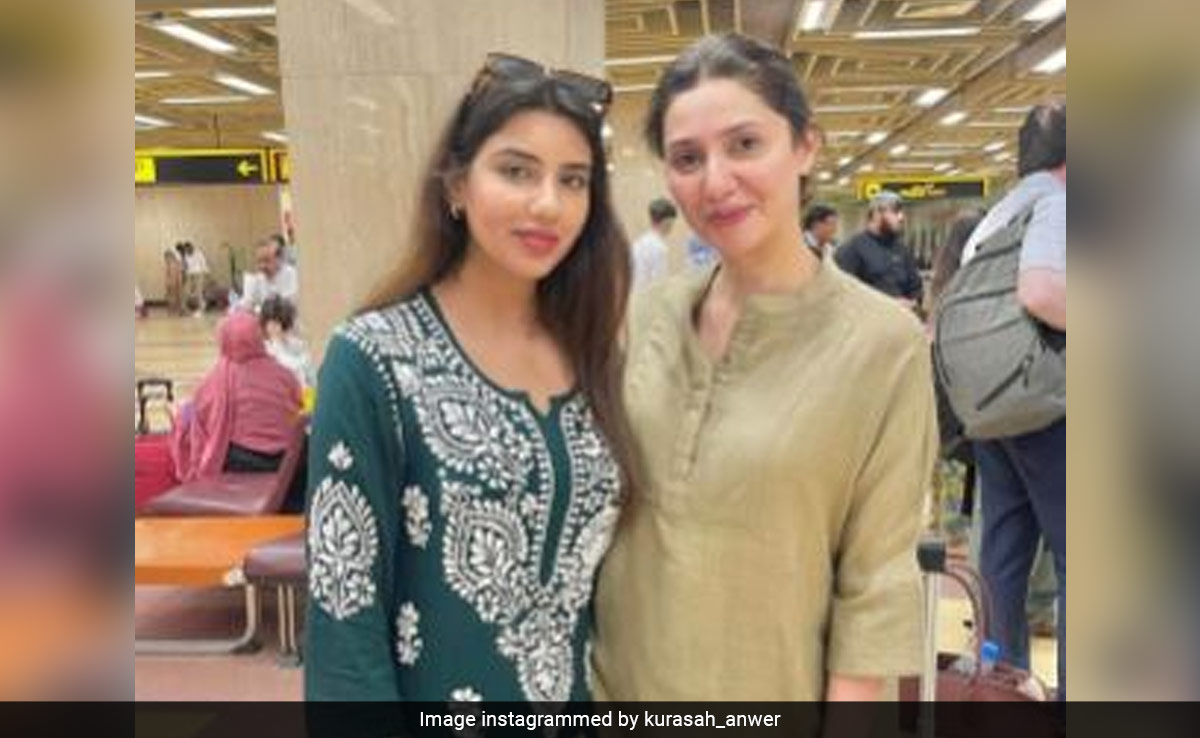 Mahira Khan Meets Her Lookalike. "The Crossover We Didn't Expect," Says The Internet