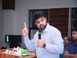 'आप बहुत पावरफुल...', रेप मामले में प्रज्वल रेवन्ना पर सुप्रीम कोर्ट सख्त,नहीं दी जमानत 'आप बहुत पावरफुल...', रेप मामले में प्रज्वल रेवन्ना पर सुप्रीम कोर्ट सख्त,नहीं दी जमानत