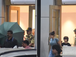 Shah Rukh Khan Flies Into Mumbai With Wife Gauri And Kids Suhana-AbRam Shah Rukh Khan Flies Into Mumbai With Wife Gauri And Kids Suhana-AbRam