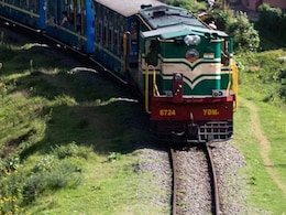 Indian Railway: बिना टिकट ट्रेन में करते हैं सफर तो हो जाएं सावधान, मई महीने में 7 करोड़ 57 लाख रुपये का कटा है चालान Indian Railway: बिना टिकट ट्रेन में करते हैं सफर तो हो जाएं सावधान, मई महीने में 7 करोड़ 57 लाख रुपये का कटा है चालान