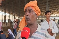 सतना कृषि उपज मंडी में भोजन पानी को क्यों तरस रहे हैं किसान ? सतना कृषि उपज मंडी में भोजन पानी को क्यों तरस रहे हैं किसान ?