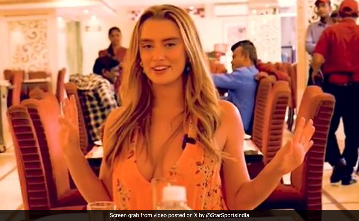 Matthew Hayden's Daughter Enjoys 'Iconic' Hyderabadi Biryani With SRH Fans