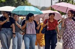 Heat Red Alert In North India: Temperatures Soar In Delhi, Uttar Pradesh, Rajasthan, Haryana, Chandigarh Heat Red Alert In North India: Temperatures Soar In Delhi, Uttar Pradesh, Rajasthan, Haryana, Chandigarh