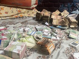अशोका गार्डन में हुई खत्री परिवार के घर रेड मामले में थाना प्रभारी सस्पेंड, लापरवाही का लगा आरोप अशोका गार्डन में हुई खत्री परिवार के घर रेड मामले में थाना प्रभारी सस्पेंड, लापरवाही का लगा आरोप