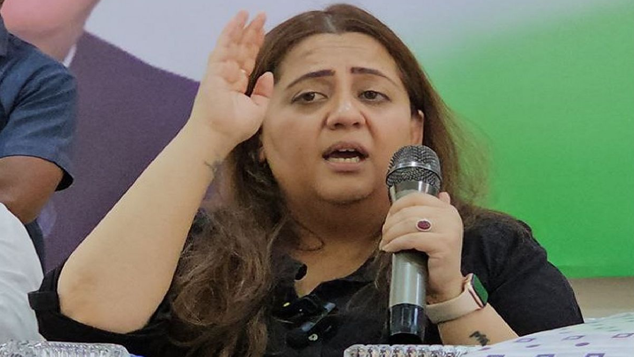 छत्तीसगढ़ कांग्रेस की मीडिया प्रभारी राधिका खेड़ा का रोते हुए वीडियो वायरल, कहा- 'मेरी इंसल्ट हुई'