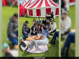 Sara Ali Khan And Veer Pahariya's Viral London Vacation Pic Prompts Dating Rumours Sara Ali Khan And Veer Pahariya's Viral London Vacation Pic Prompts Dating Rumours