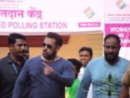 बिल्कुल टाइगर वाले अंदाज में वोट डालने पहुंचे सलमान खान, फुल टाइट थी सिक्योरिटी