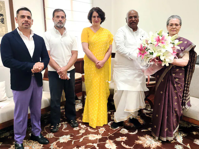 "Nobody Is Scared": Congress Says Decision On Amethi, Raebareli In 24 Hours