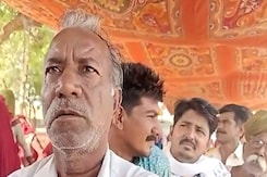 Lok Sabha Election 2024: बाड़मेर के वोटर्स से जानिए किन मुद्दों पर दिया वोट ? Lok Sabha Election 2024: बाड़मेर के वोटर्स से जानिए किन मुद्दों पर दिया वोट ?