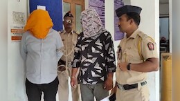 महिलेचा फोन नंबर मिळवण्यासाठी 50 हजारांची पैज, छपरीगिरी करणाऱ्या तिघांना घडली चांगलीच अद्दल