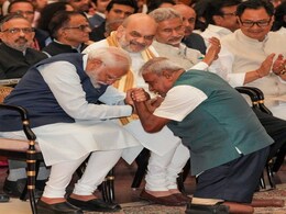 हौसले-जज्बे का डोज है यह वीडियो, जानें कौन हैं ये जिनके सम्मान में PM मोदी ही नहीं, सब झुक गए हौसले-जज्बे का डोज है यह वीडियो, जानें कौन हैं ये जिनके सम्मान में PM मोदी ही नहीं, सब झुक गए